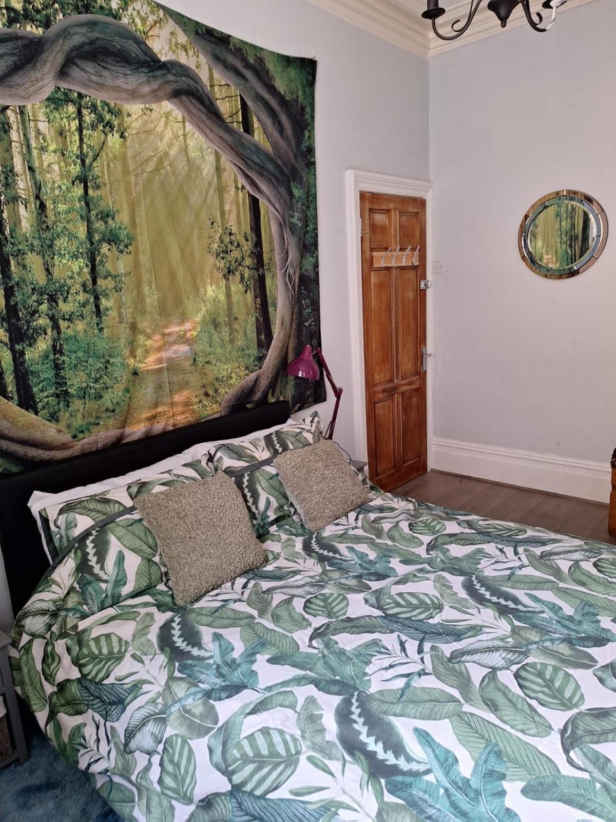 Todmorden Bed & Breakfast - The Toothless Mog Walsden Exterior foto